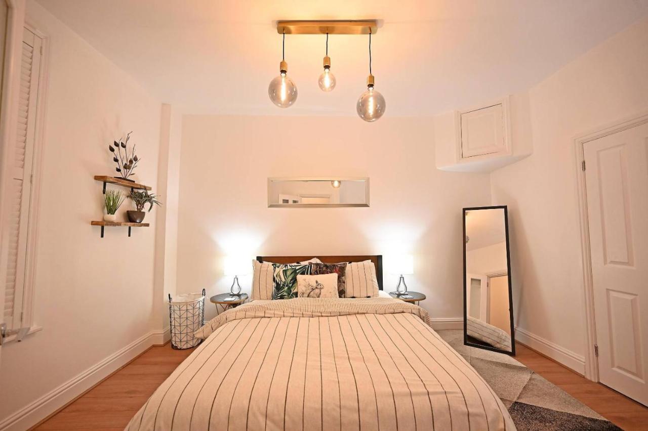 The Teapot Cottage In Town Centre Free Parking Стретфорд-на-Ейвоні Екстер'єр фото